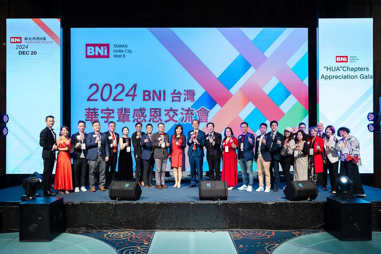 BNI年會舞台背板設計